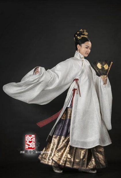 浅析 明朝服饰对京剧服饰的影响,以及服饰的演变与发展